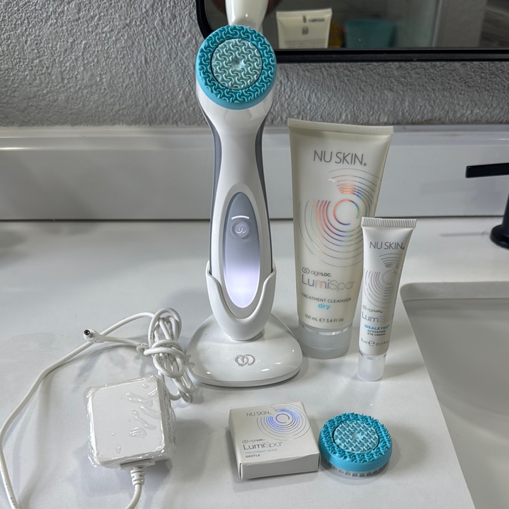 Skin LumiSpa Skincare Tool Set - White and Blue
